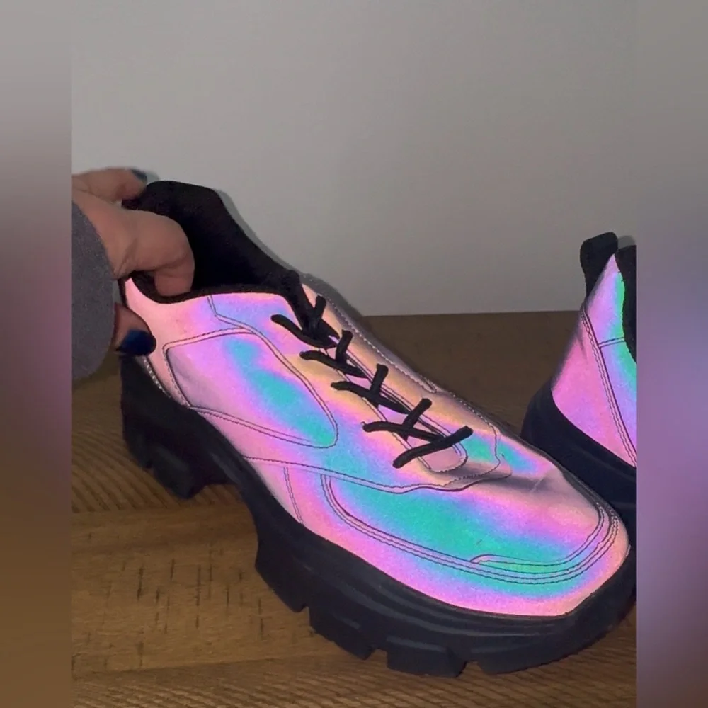 🌈 Holographic Women's Sneakers - size 9 - Picture 6 of 17